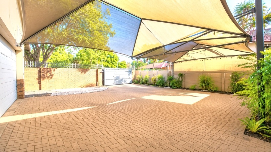 3 Bedroom Property for Sale in Ifafi North West